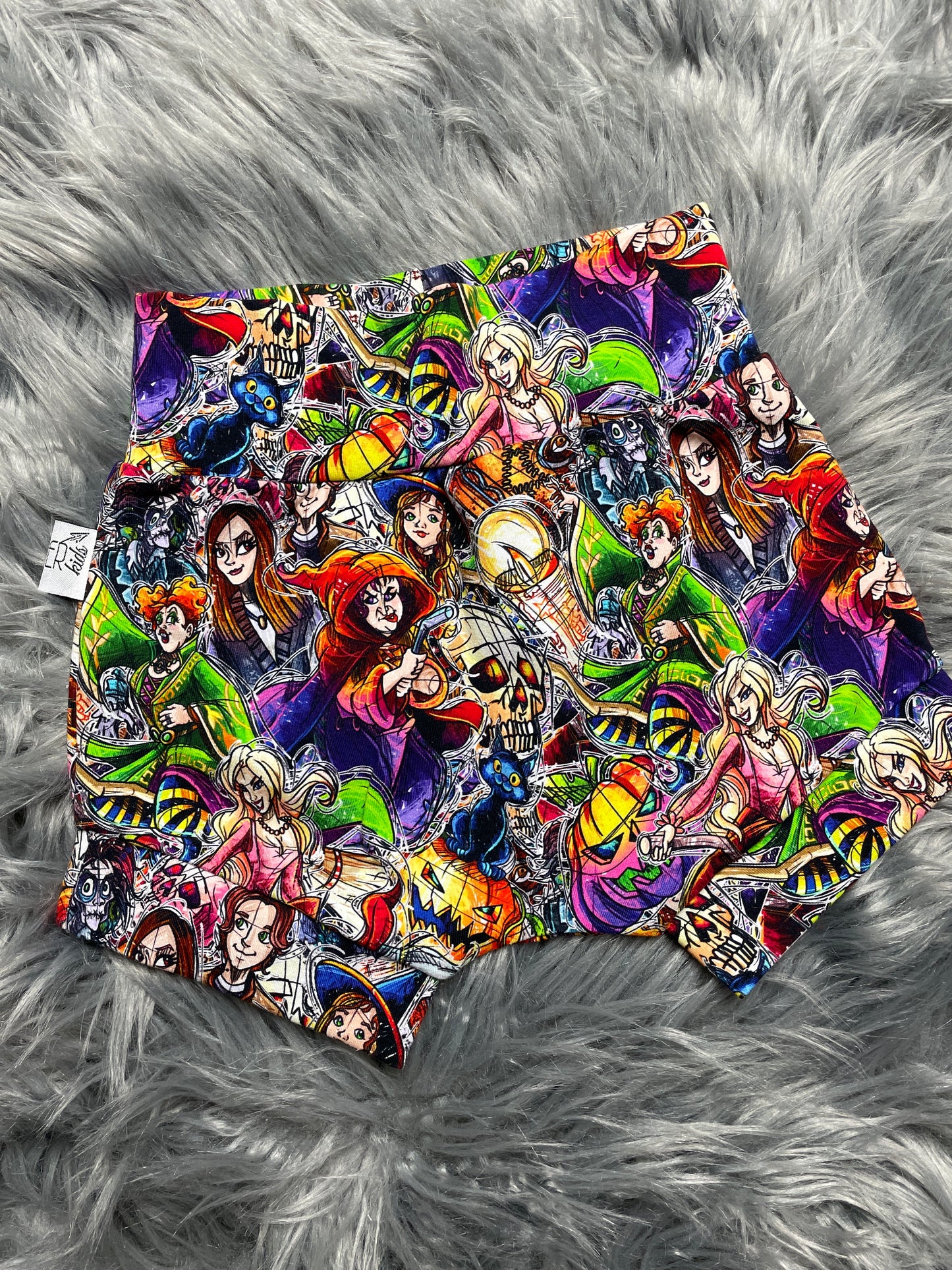 Hocus Sketchy Shorties size 3y