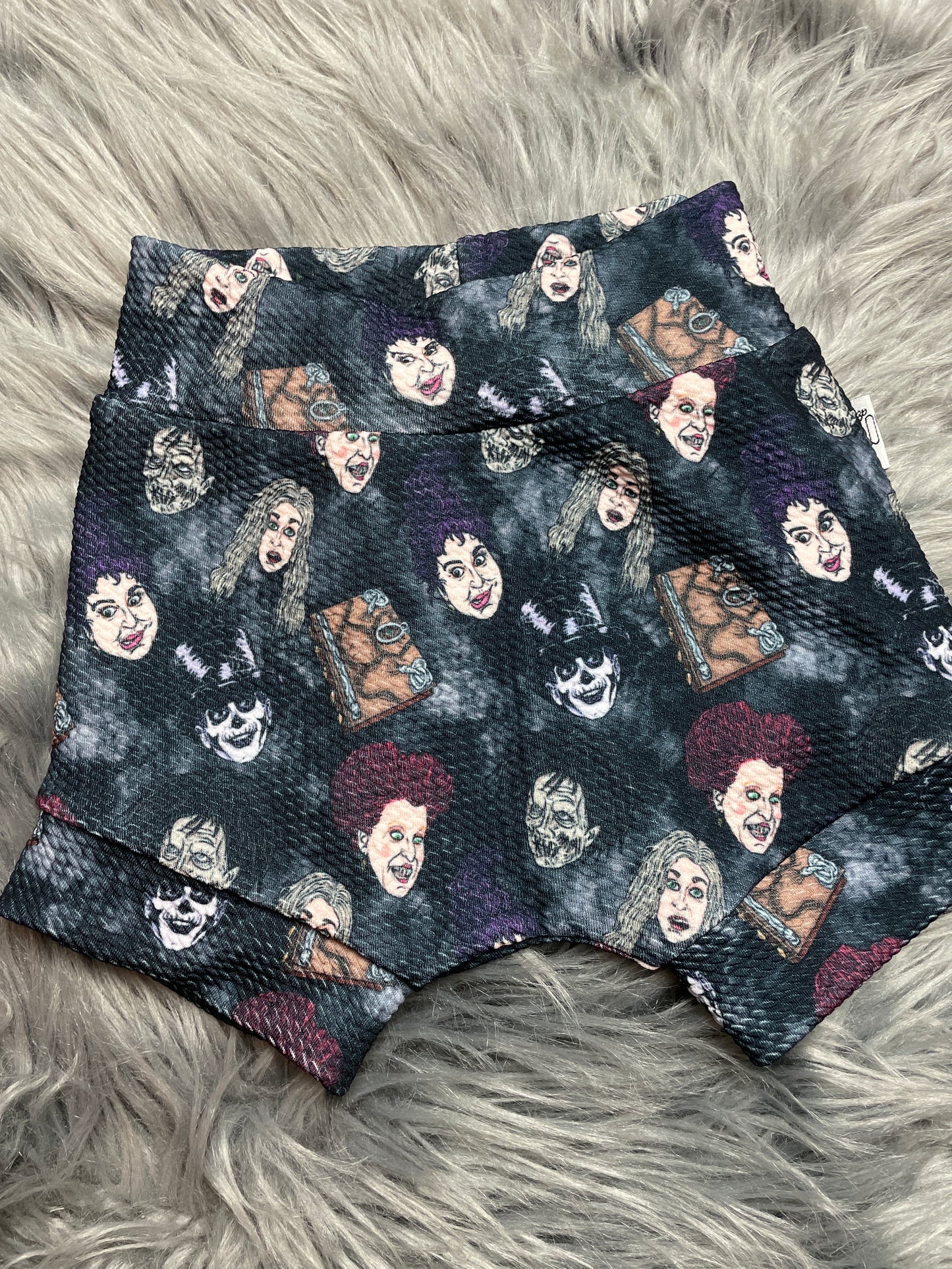 H Pocus Shorties -bullet fabric size 24m