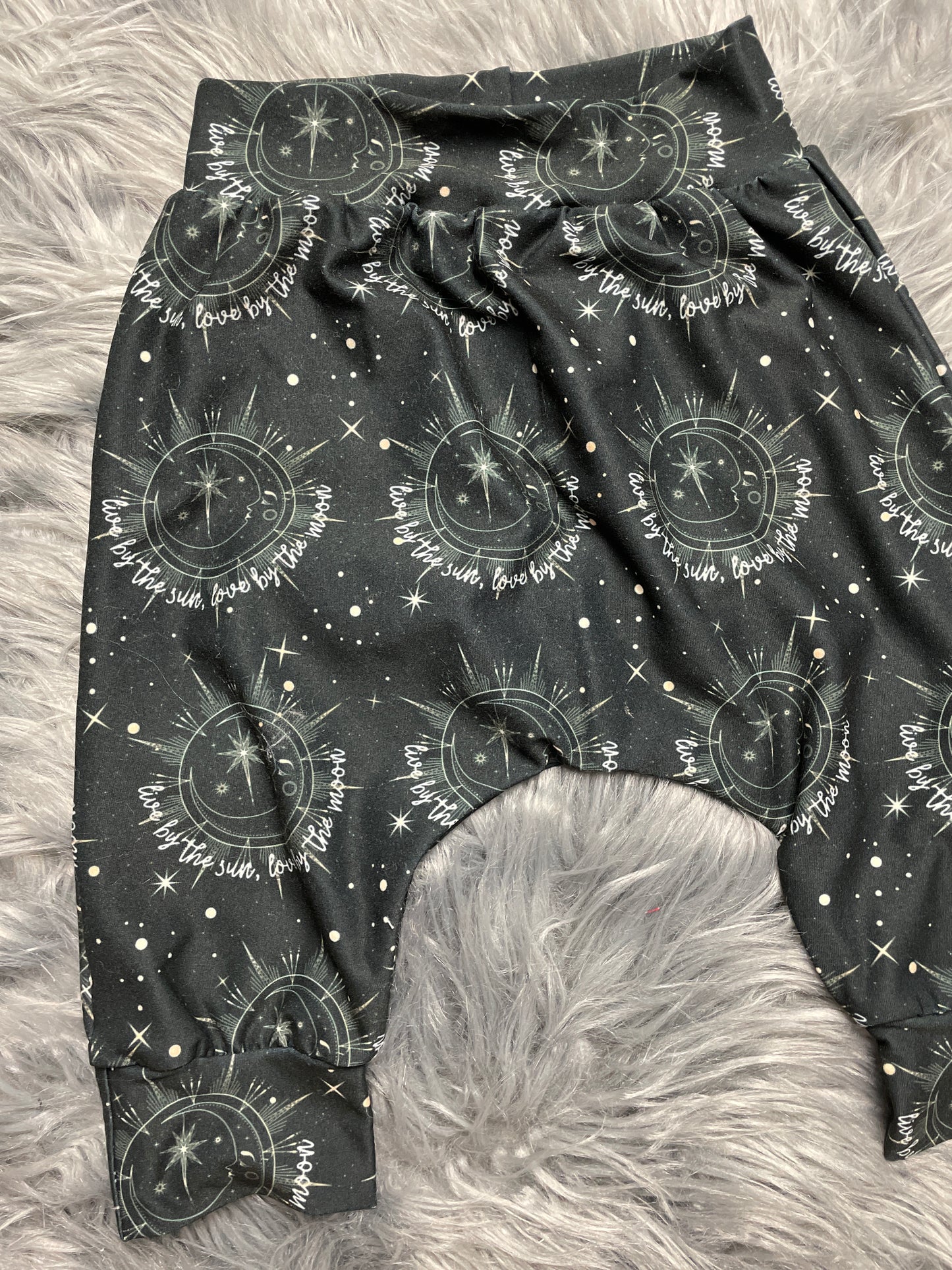Live by the sun, love by the moon Joggers shorts size 3Y