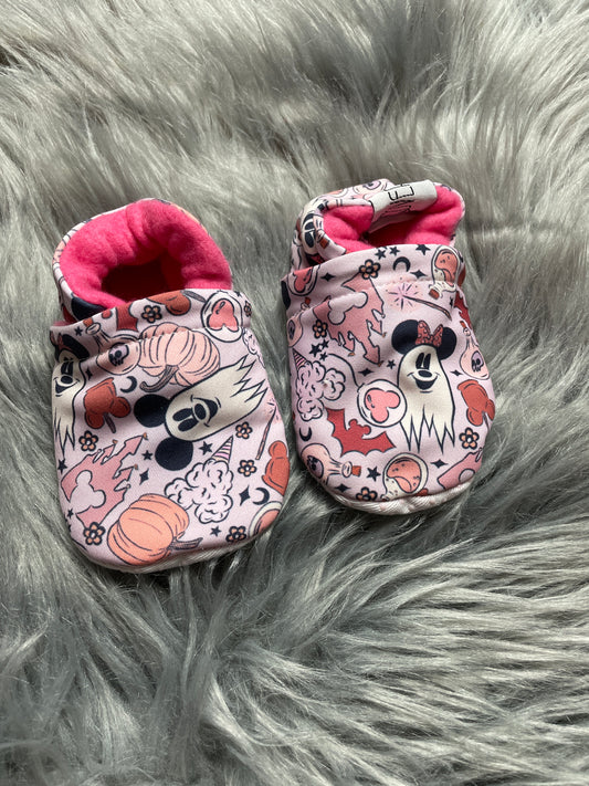 Ghost Booties size 6-12m